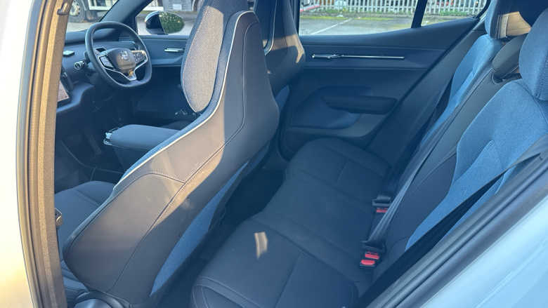 Volvo EX30 200kW SM Extended Range Plus 69kWh 5dr Auto Electric Estate